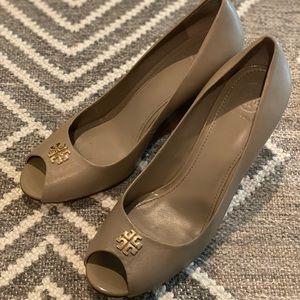 Tory Burch Open toe wedge heel size 8.5